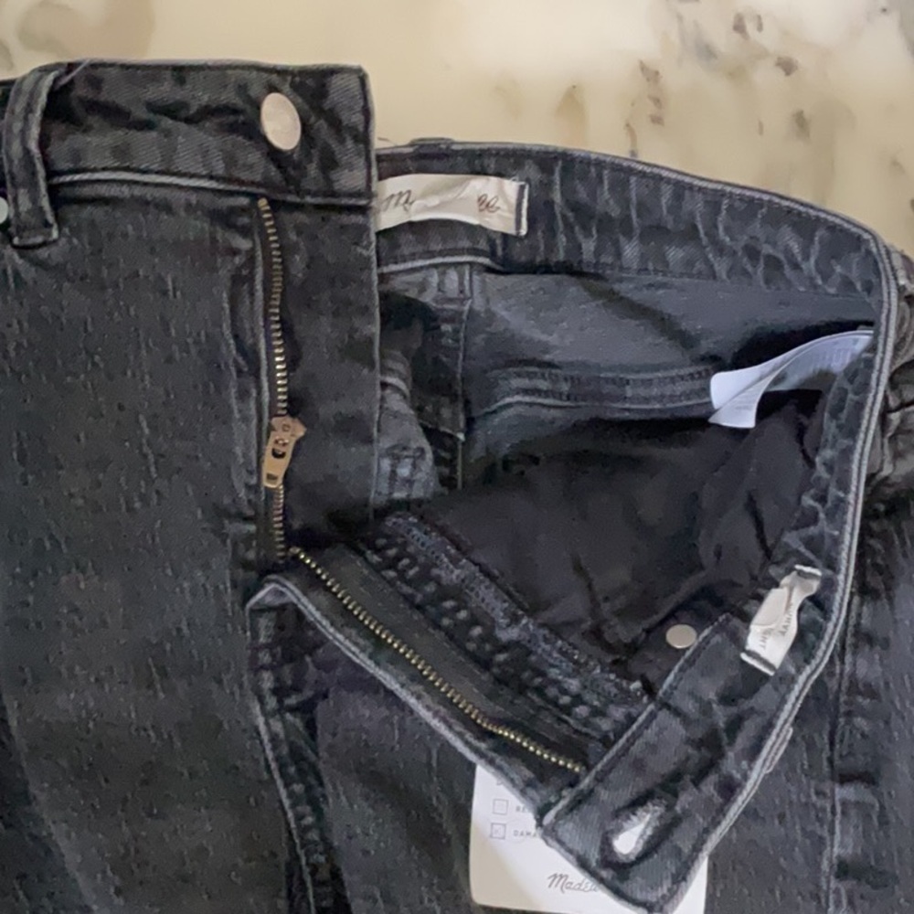 EUC Madewell Curvy 90s Black Wash Straight Jeans Sz 26  - NM273 - broken zipper - Picture 4 of 9